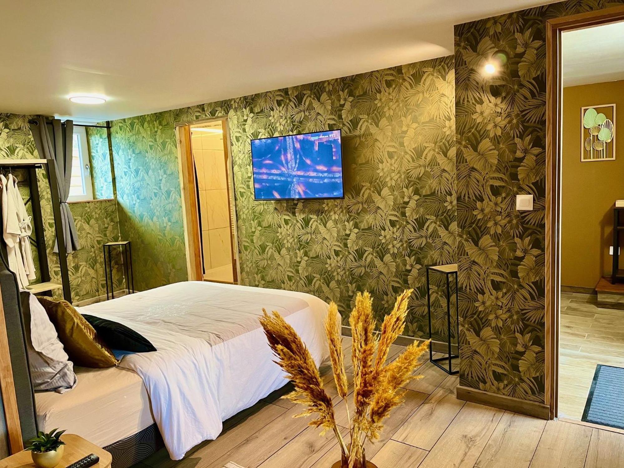 Le Manoir Des Haies Spa Les Champs-Géraux Esterno foto