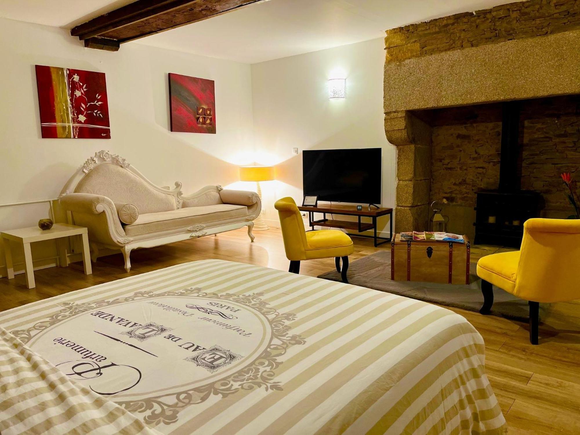 Le Manoir Des Haies Spa Les Champs-Géraux Esterno foto